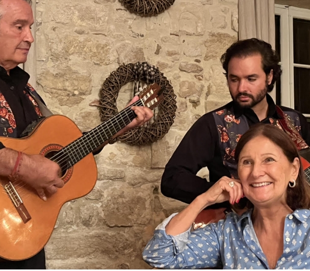 Déjeuner aux sons des guitares avec la Gitano Family